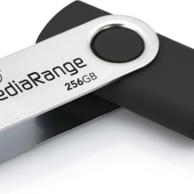 Pen drive USB com capa metálica prateada e corpo preto