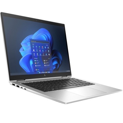 Computador portátil HP prata com ecrã Windows 11 aberto