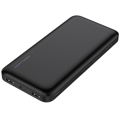 Bateria externa preta texturada com quatro LEDs azuis e portas USB