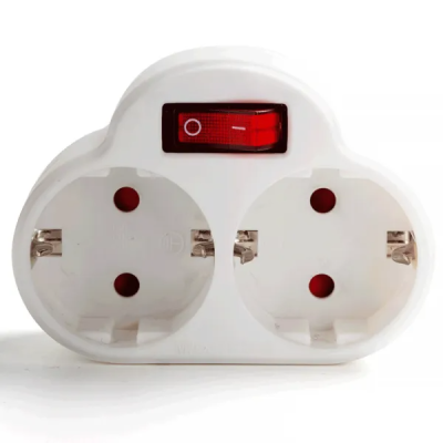 Adaptador elétrico branco com duas tomadas e interruptor vermelho
