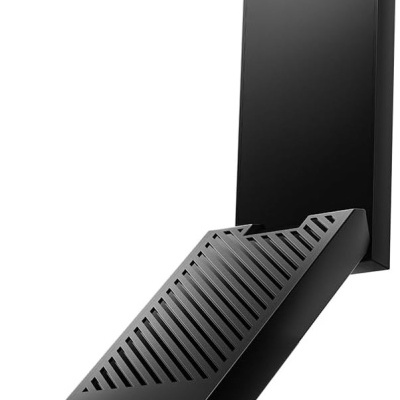 Pen USB wireless preto com design moderno e ranhuras diagonais