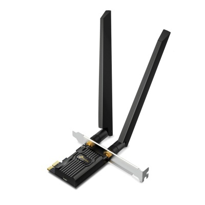 Placa de rede PCIe com antenas pretas e suporte metálico