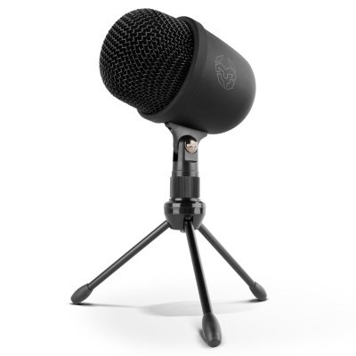 Microfone condensador preto com suporte tripé preto em fundo branco