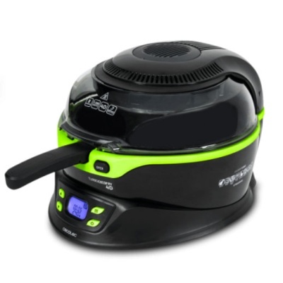 Air fryer preta e verde com painel digital azul e tampa transparente