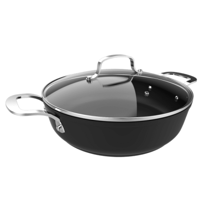 Panela de metal preto com tampa de vidro e pegas prateadas