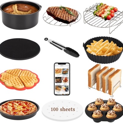 Conjunto diversificado de utensílios de cozinha com alimentos variados.