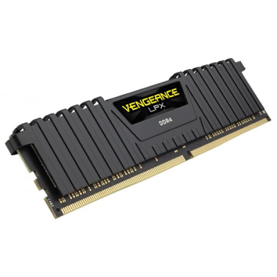 Módulo de memória RAM DDR4 preto com etiqueta VENGEANCE LPX