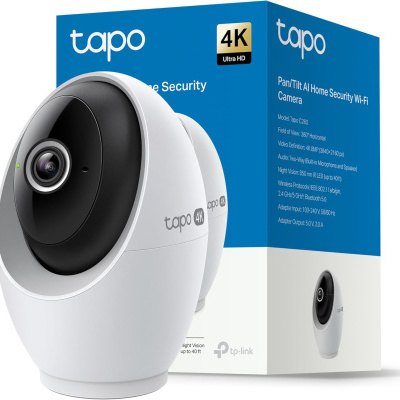 Câmara de segurança inteligente Tapo 4K Ultra HD com embalagem azul e branca