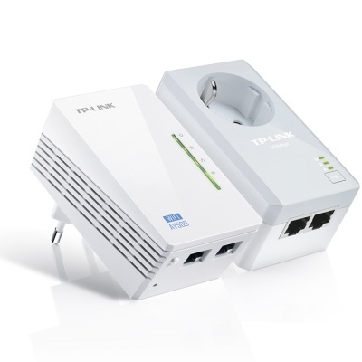 Adaptadores TP-LINK brancos com portas Ethernet e LED