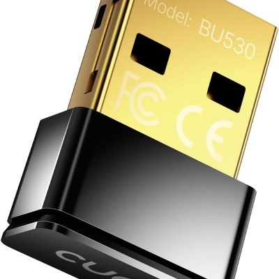 Adaptador USB preto e dourado modelo BU530 com certificações FCC e CE