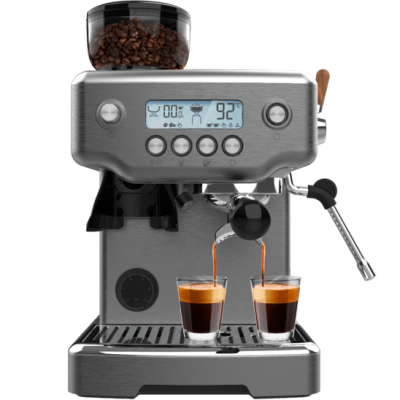 Máquina de café expresso em aço inoxidável com depósito de grãos, ecrã digital e duas chávenas com café