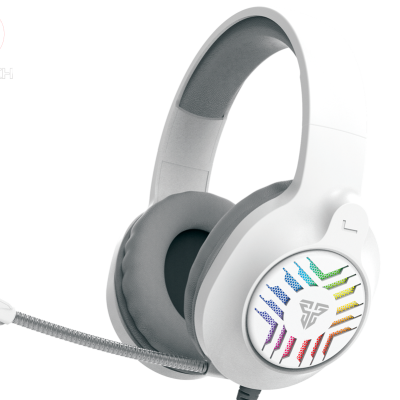 Auscultadores gamers brancos com microfone e detalhes coloridos.