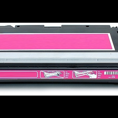 Cartucho de toner preto com etiqueta cor-de-rosa e partes azuis