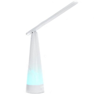 candeeiro de mesa branco com base iluminada azul