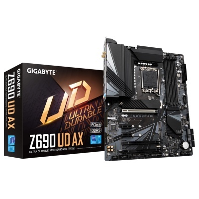 Placa mãe Gigabyte Z690 UD AX e sua caixa preta com design dourado