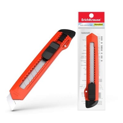 Estilete vermelho e preto com lâmina segmentada e embalagem com texto da marca