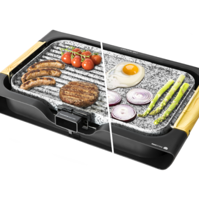 Chapa elétrica para grelhar com superfície dividida, alimentos em preparação