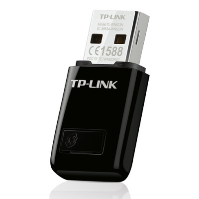 Adaptador USB TP-LINK preto com texto visível, em fundo branco