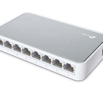Switch de rede TP-Link branco com oito portas Ethernet e topo cinza