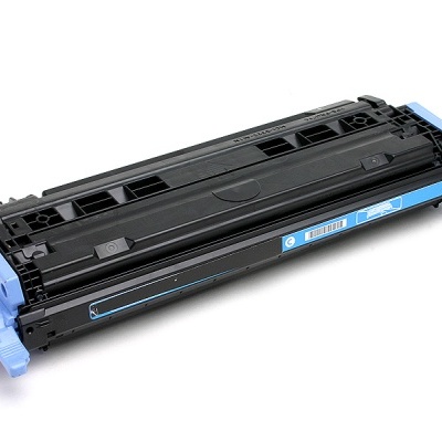 Cilindro de toner para impressora laser preto com detalhes azuis e etiqueta