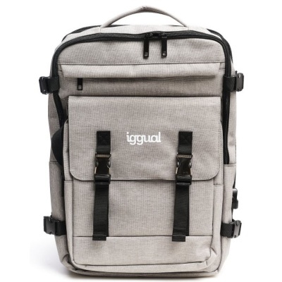 Mochila cinzenta com fivelas pretas e texto iggual na aba frontal.