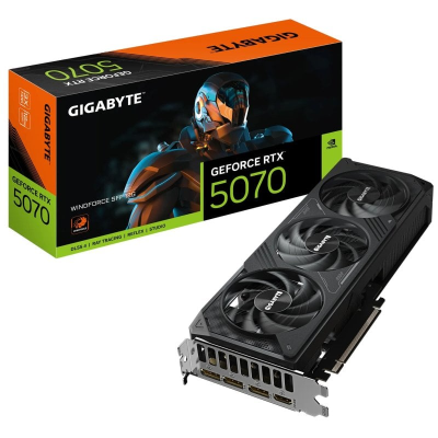 Placa gráfica GIGABYTE GeForce RTX 5070 preta com três ventoinhas ao lado da caixa colorida com imagem de robô.