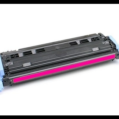 Cartucho de toner preto com detalhes azuis e faixa magenta