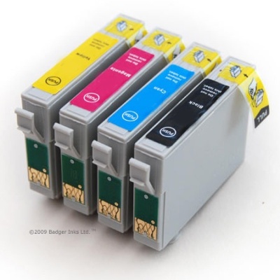 Quatro tinteiros para impressora com etiquetas coloridas e selo amarelo PULL