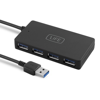Hub USB 3.0 preto com quatro portas e cabo USB integrado.