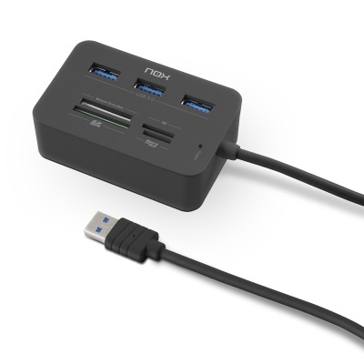 Hub USB 3.0 preto com múltiplas portas e leitores de cartões