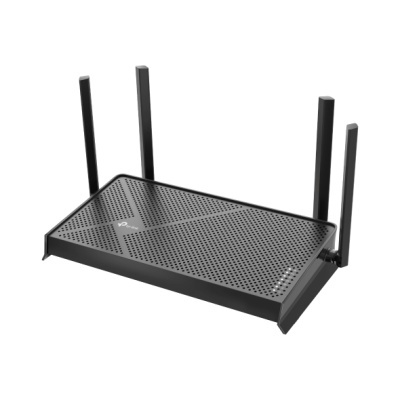 Roteador Wi-Fi preto com quatro antenas sobre fundo branco