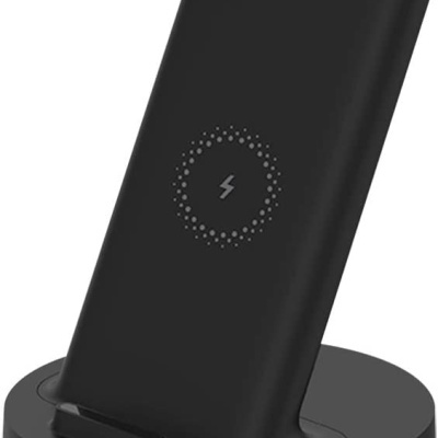 Carregador sem fios preto com suporte inclinado e símbolo de raio no centro