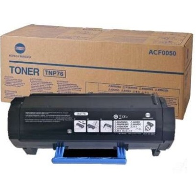 Toner preto TNP76 da Konica Minolta com caixa castanha.