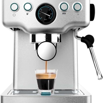 Máquina de café espresso em inox com manómetro e copo de café