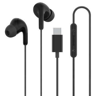 Auriculares intra-auriculares pretos com cabo USB-C e controlo remoto