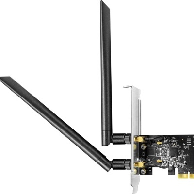 Placa PCI Express com duas antenas pretas