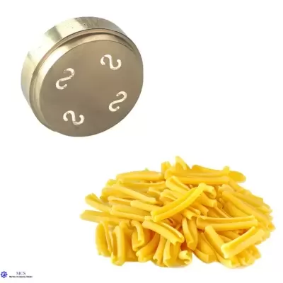 Selo metálico circular com símbolos e macarrão amarelo