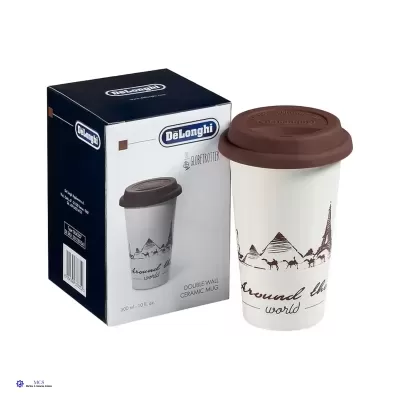 Caneca de cerâmica branca com tampa castanha e desenhos do deserto e Torre Eiffel