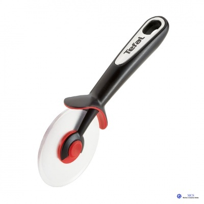 Cortador de pizza Tefal com lâmina circular e pega preta e vermelha