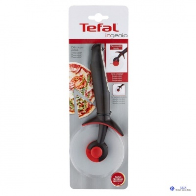 Cortador de pizza Tefal ingenio com lâmina removível e cabo preto com botão vermelho