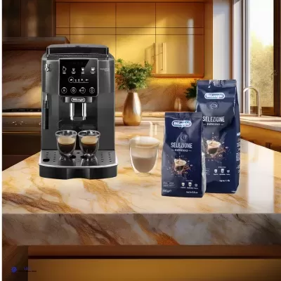 Máquina de café expresso preta De'Longhi com duas chávenas de café e dois pacotes de café em grão numa bancada de cozinha