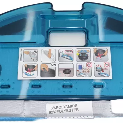 Tanque de água azul translúcido para ferro a vapor com etiqueta de composição e instruções de uso.