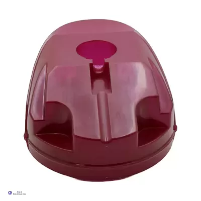 Base de plástico vermelho com compartimentos e recortes