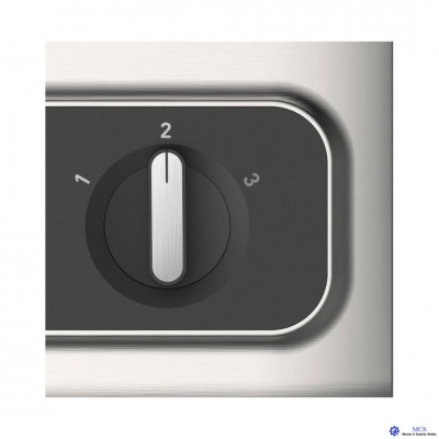 Botão rotativo metálico e preto numerado de 1 a 3 em superfície cinza clara