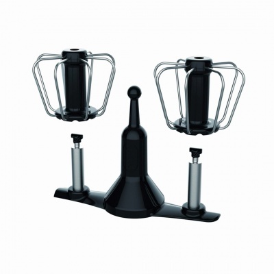 Acessório para batedeira com pás em metal e estrutura plástica preta