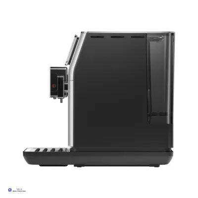 Máquina de café espresso preta com reservatório de água transparente