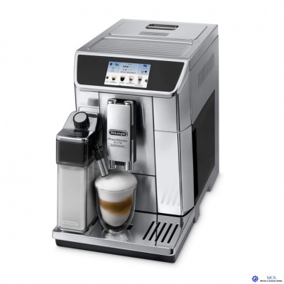 Máquina de café expresso automática DeLonghi PrimaDonna Class em inox com recipiente para leite e copo de café