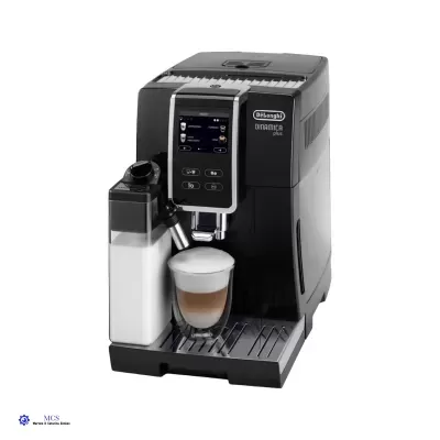 Máquina de café DeLonghi Dinamica Plus preta com copo de café