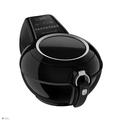 Frigideira elétrica preta com painel digital e puxador frontal