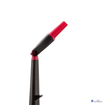 Varinha preta com ponta vermelha e escova pequena